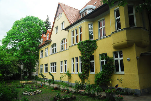 Unser Schulhaus in der Bondickstraße 8/9 Das Haus der Alternativschule Berlin in der Bondickstraße 8/9